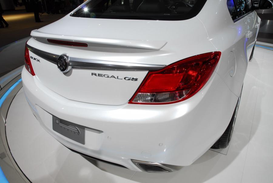  Buick Regal GS 2011 года  (фото 30 из 69)